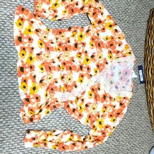 Long-sleeved flower shirt